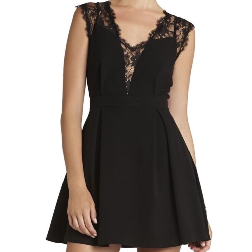 BCBG lace dress in NAVY BLUE